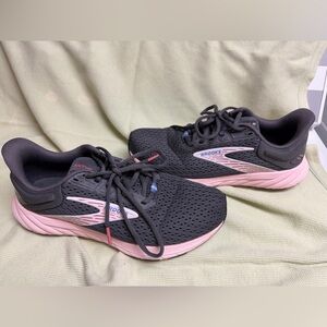 Brooks Women's Grey and Pink Running Shoes, size 8.5
